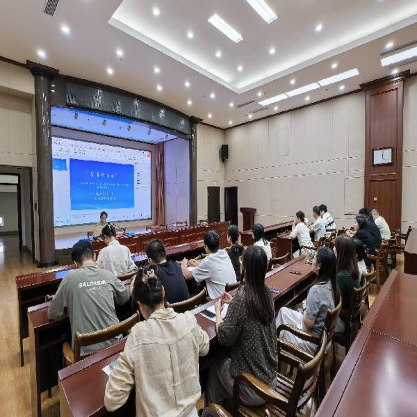 市审计局“青蓝”训练营开展资产收购风险防控分享活动